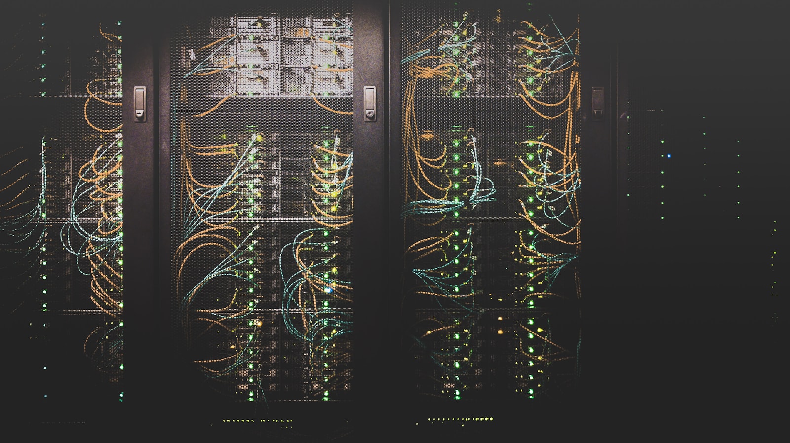 Storage arrays with status lights in a dark cabinet